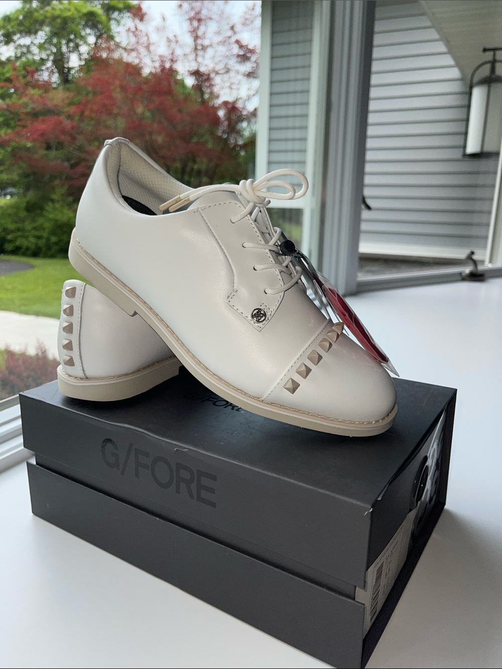 G/FORE Gallivanter Stud Cap Toe Golf Shoe Cream Leather with Studs 8.5 EU 39 NWT
